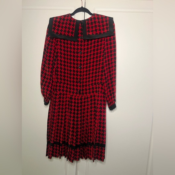 Vintage 1980’s 100% Silk Albert Nipon Portrait Collar Drop Waist Dress - Picture 10 of 14